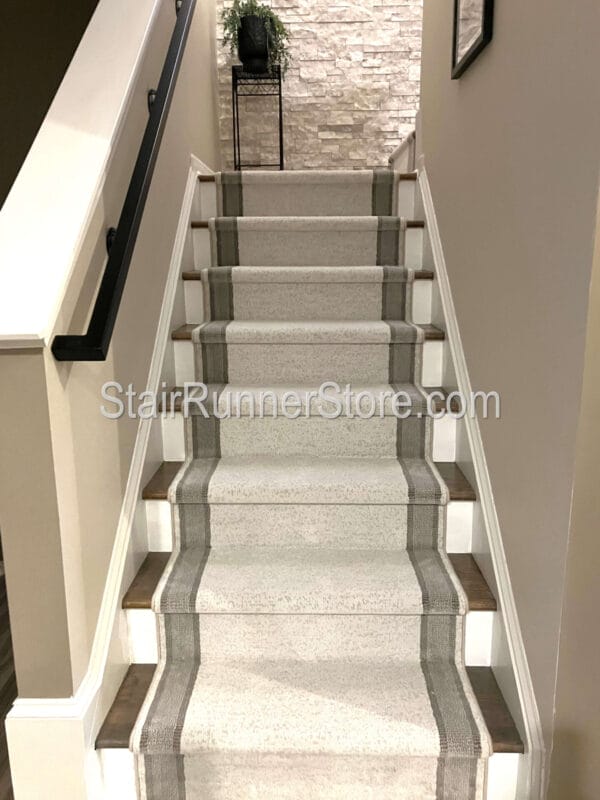 Mysterio-Stair-Runner-1234-910-Light-Silver-Installed
